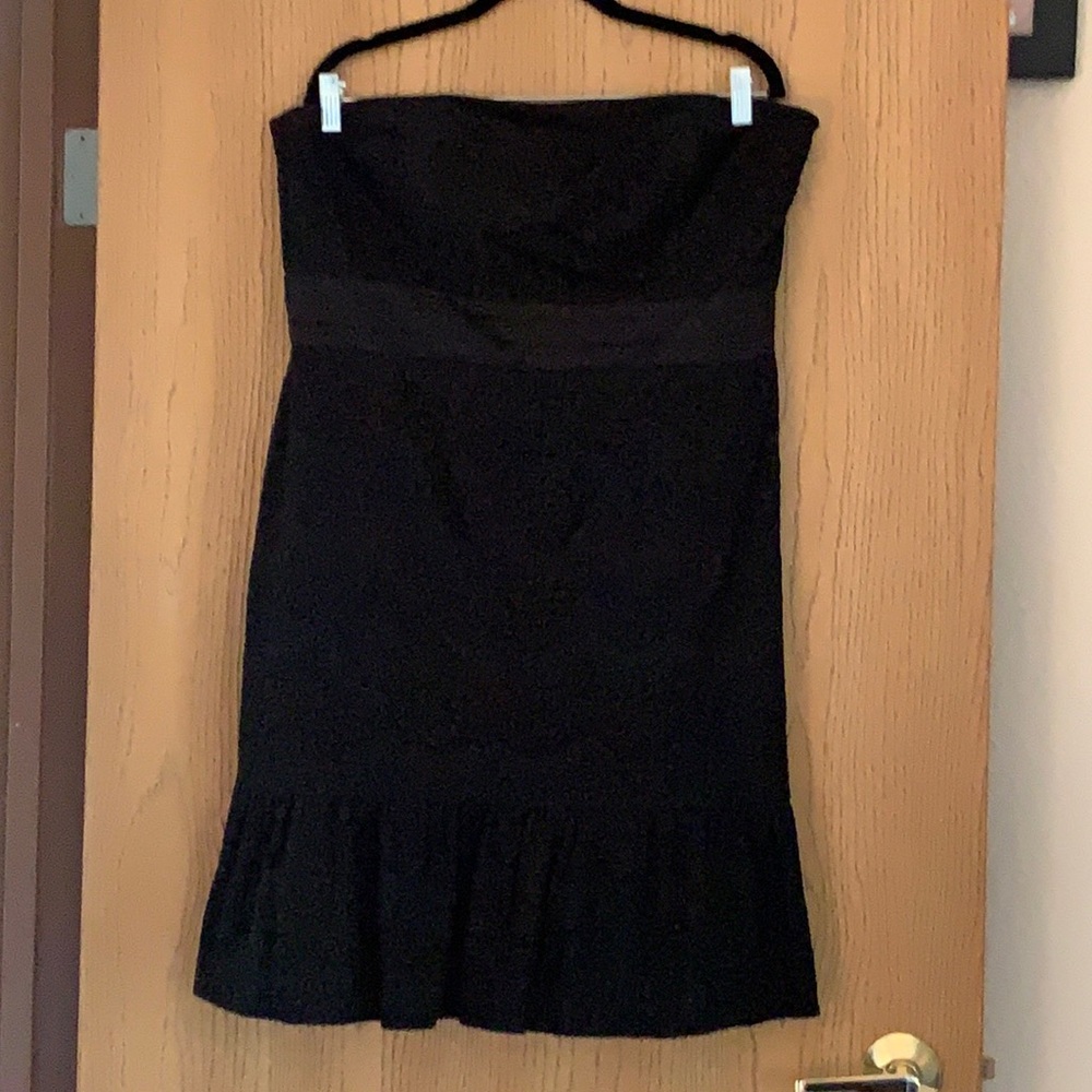 White House Black Market black strapless dress